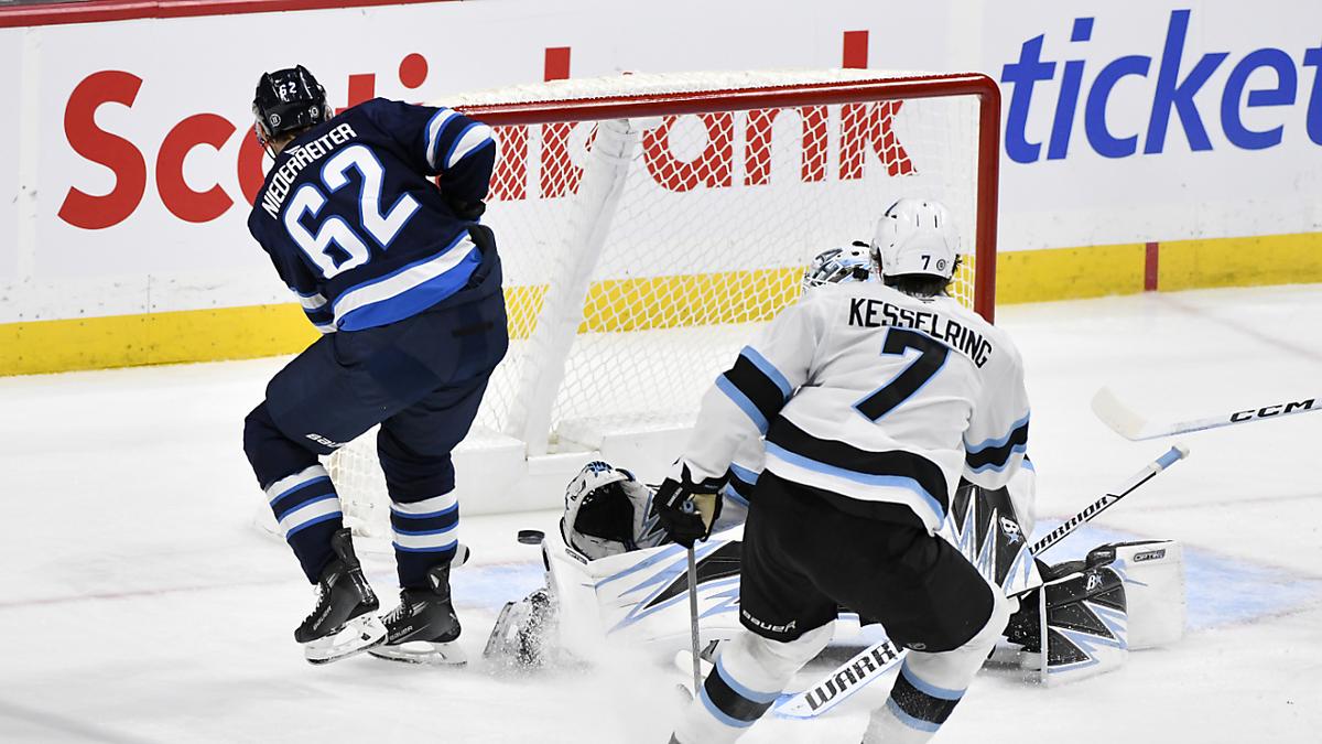 A double for Niederreiter's 900th match