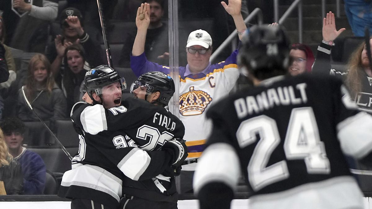 Fiala scores 1 goal and 1 assist against the Senators