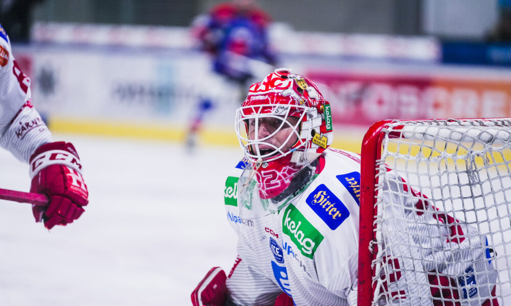 Curious: KAC keeper Dahm is looking for legendary mask!