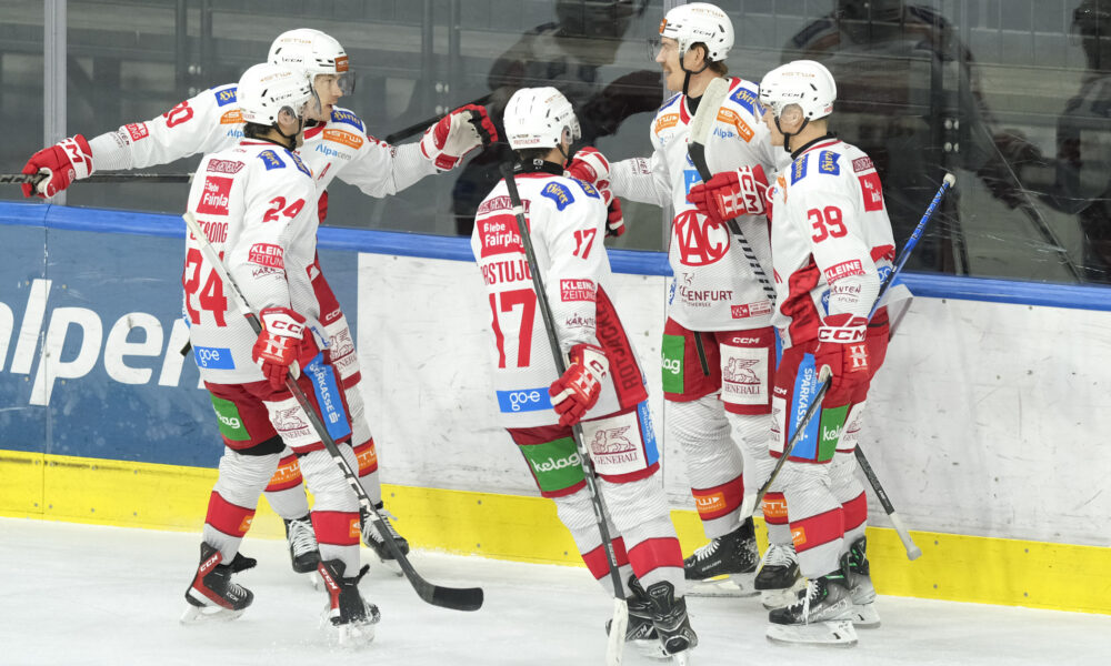 The KAC signs two young legionnaires!