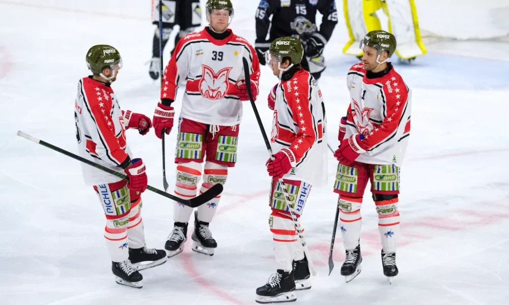 ICEHL/Alpshl: The HC Bolzano celebrates the shutout test victory over Merano!