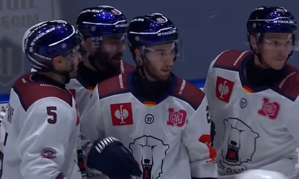 Master Eisbären Berlin celebrate victory at the DEL season start!