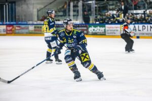 Captain remains: Austro-Crack remains loyal to his team!