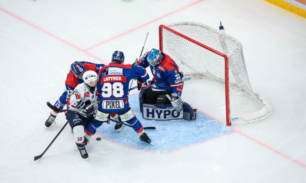 Before road trip: Goalie castling at HC Innsbruck