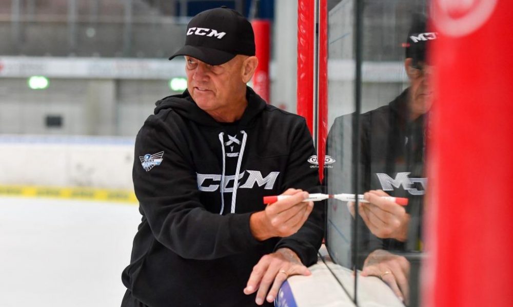 After debacle: Former ICEHL coach fired!