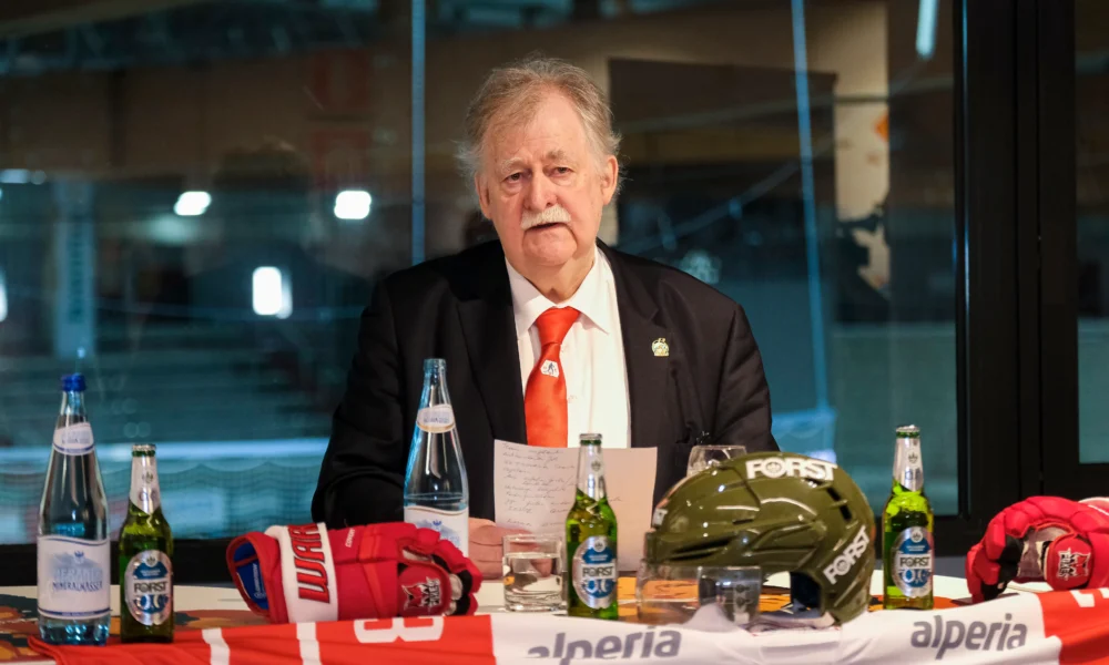 HCB boss Knoll motivates the team to a 9-1 derby victory with a WhatsApp message!