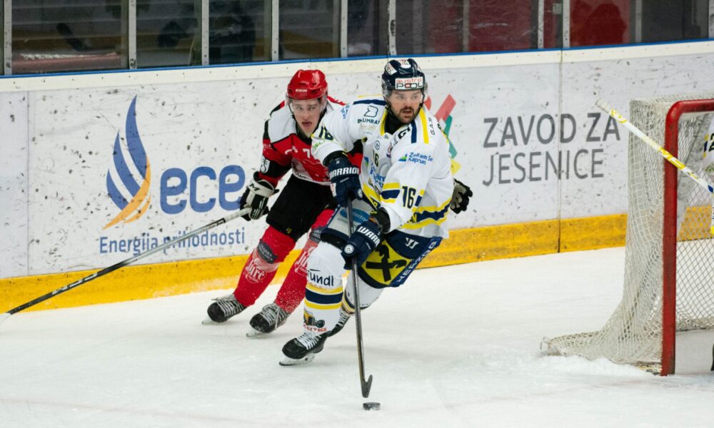 AlpsHL: Zeller Eisbären storm to the top of the table!