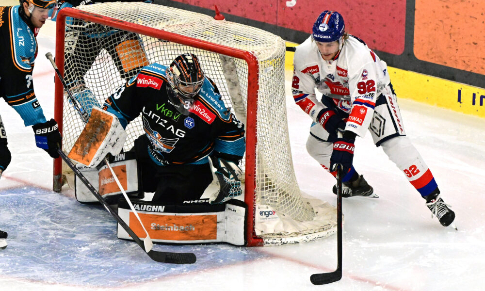 Last year's ICEHL top scorer signs new contract!