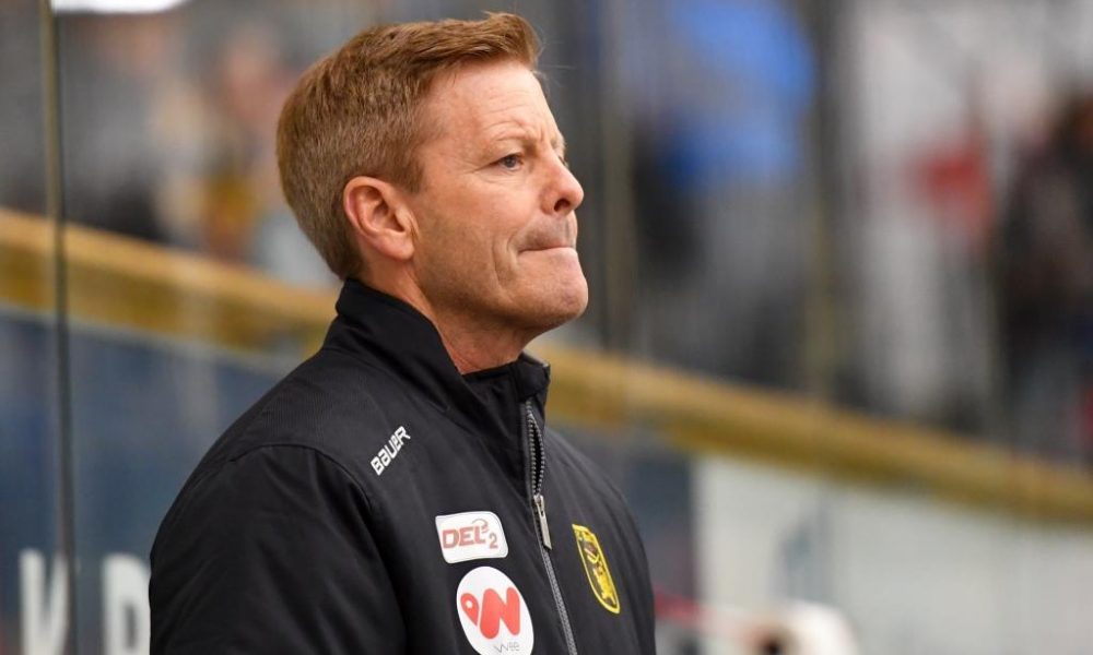 Ex-ICEHL coach signs new contract after relegation!