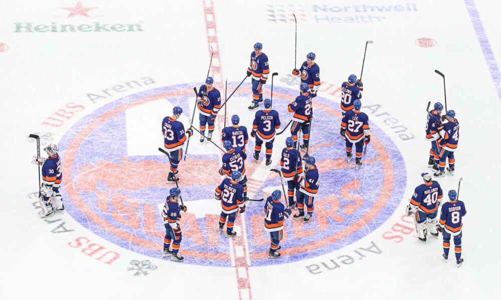 Bang: NHL team fires head coach despite playoff spot!