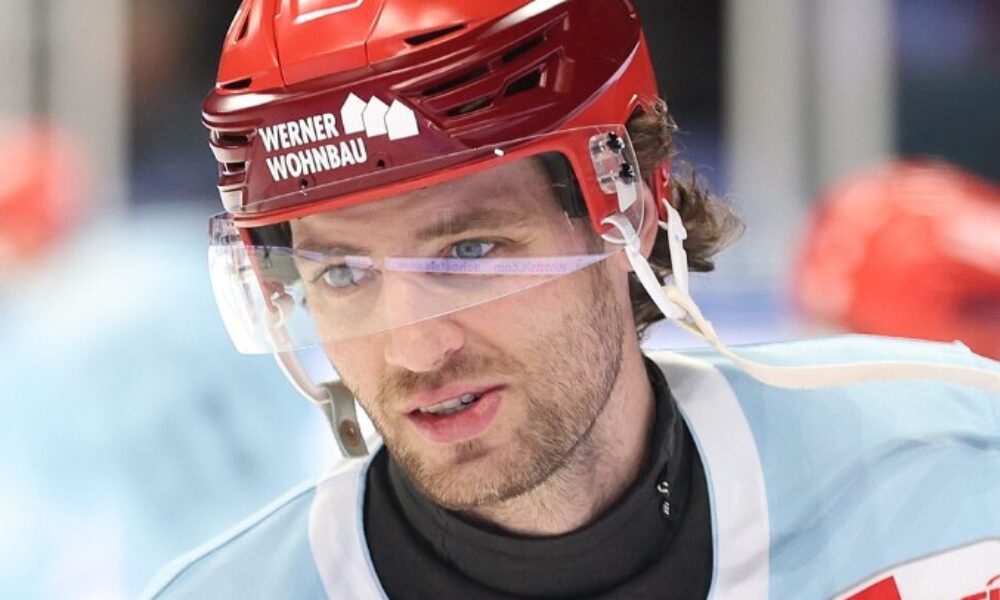 End of career fixed: Captain gives up skates despite A World Cup!