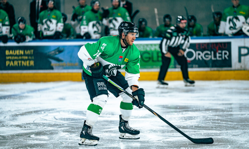 Contract extended: British-Canadian defender remains with ICEHL!