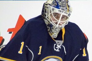 Ex-KAC goalie Jhonas Enroth has a new employer!