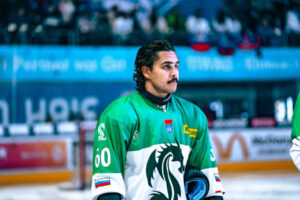 Former top defender signs new contract in the ICEHL!